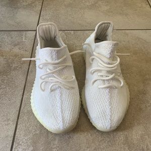 YEEZY TRIPLE WHITE